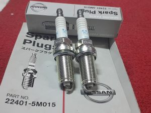 Spark plug Nissan VQ25