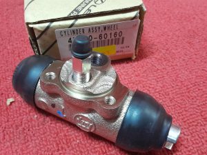 Rear brake wheel cylinder Toyota Hilux